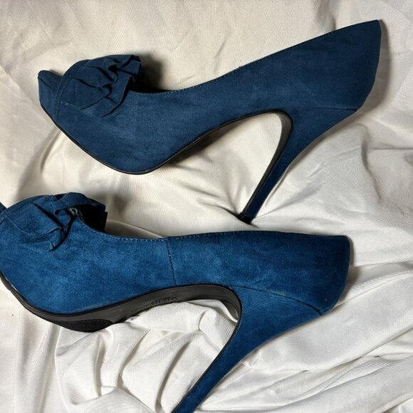Women's Teal Blue Fashion Heels Size 8.5 Medium. By Fergie - Picture 4 of 6